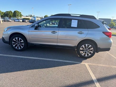 Used 2016 Subaru Outback 2.5i Limited AWD/4WD image 18