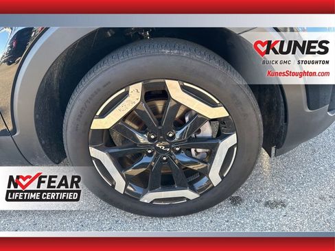 Used 2025 Kia Telluride S image 16