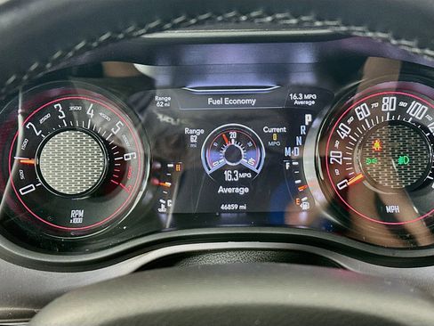 Used 2022 Dodge Challenger SXT w/ Plus Package RWD image 19