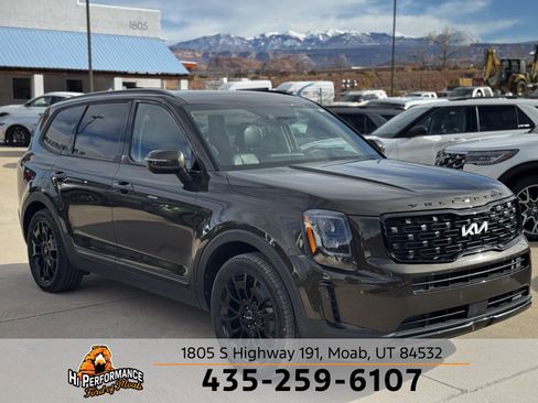 Used 2022 Kia Telluride EX w/ EX Premium Package image 3