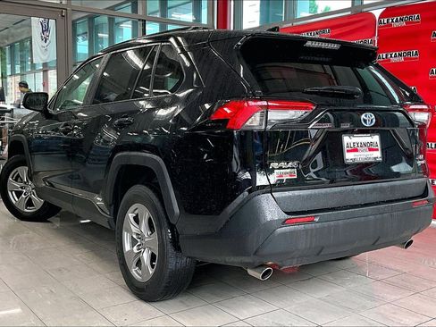 Used 2024 Toyota RAV4 LE AWD/4WD image 11