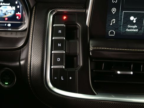Used 2023 GMC Yukon SLT AWD/4WD image 26