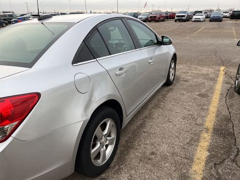 Used 2016 Chevrolet Cruze LT image 18