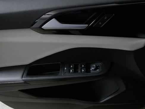 Used 2025 Volkswagen Taos S image 19