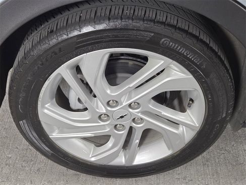 Used 2023 Chevrolet Bolt LT image 9