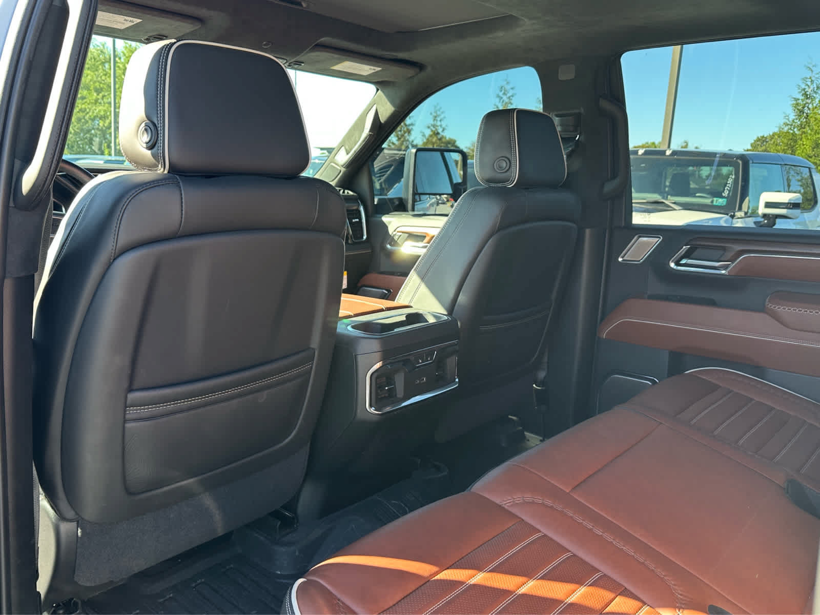 Used 2024 GMC Sierra 2500 Denali Ultimate w/ Snow Plow Prep/Camper Package AWD/4WD image 13