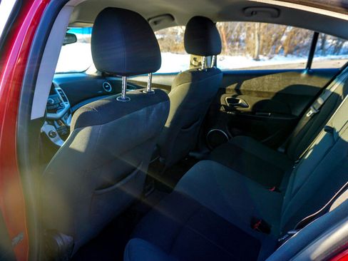 Used 2011 Chevrolet Cruze LT image 17