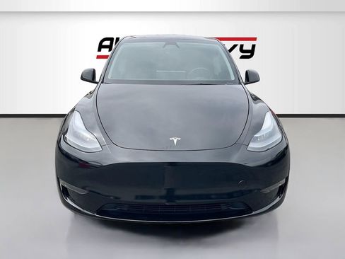 Used 2025 Tesla Model Y Long Range image 2