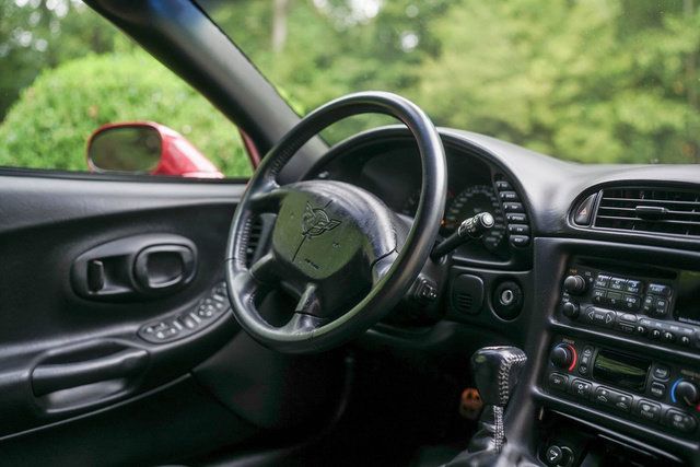 Used 2004 Chevrolet Corvette Convertible w/ Preferred Equipment Group RWD image 56