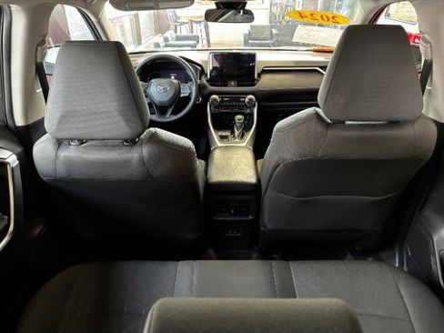 Used 2024 Toyota RAV4 XLE w/ Convenience Package FWD image 15