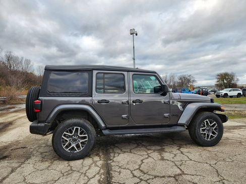 New 2025 Jeep Wrangler Unlimited Sahara AWD/4WD image 16