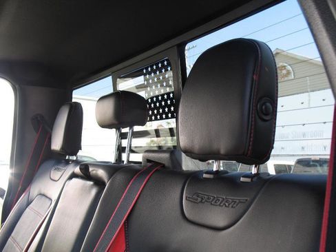 Used 2019 Ford F150 Lariat w/ Equipment Group 502A Luxury AWD/4WD image 33