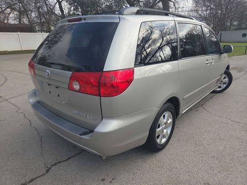 Used 2007 Toyota Sienna XLE FWD image 3