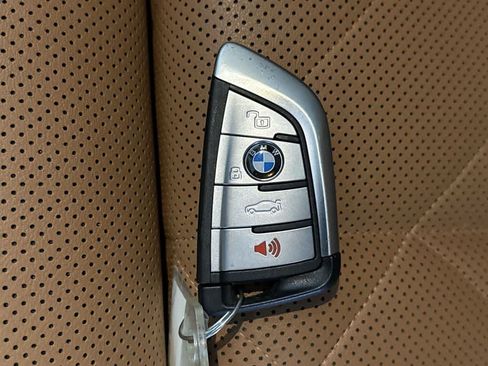 Used 2023 BMW X6 xDrive40i AWD/4WD image 27