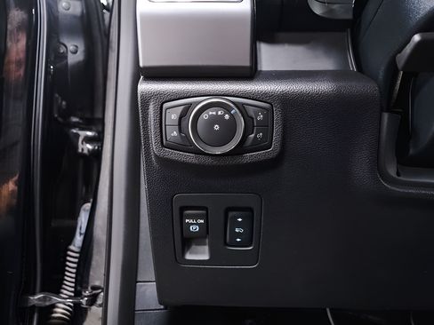 Used 2016 Ford F150 XLT w/ Equipment Group 302A Luxury AWD/4WD image 22