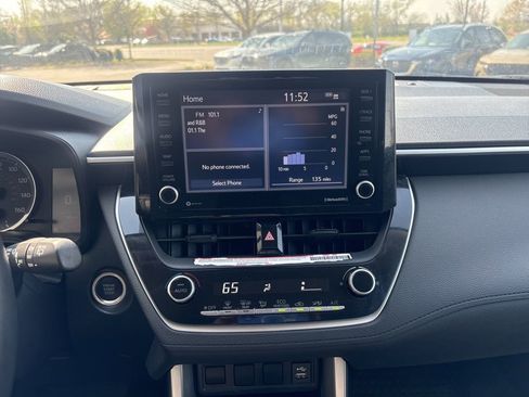 Used 2022 Toyota Corolla Cross LE image 26