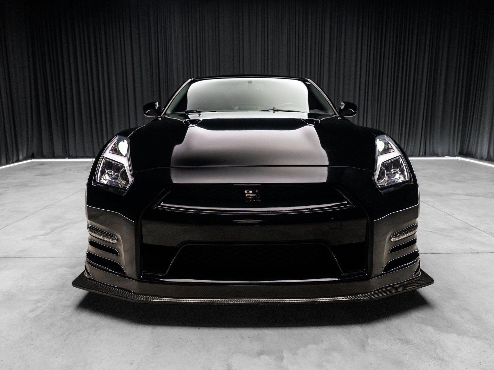 Used 2009 Nissan GT-R Premium AWD/4WD image 12