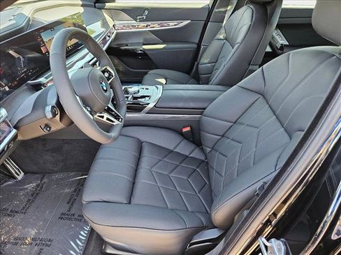 New 2025 BMW 760i xDrive image 4