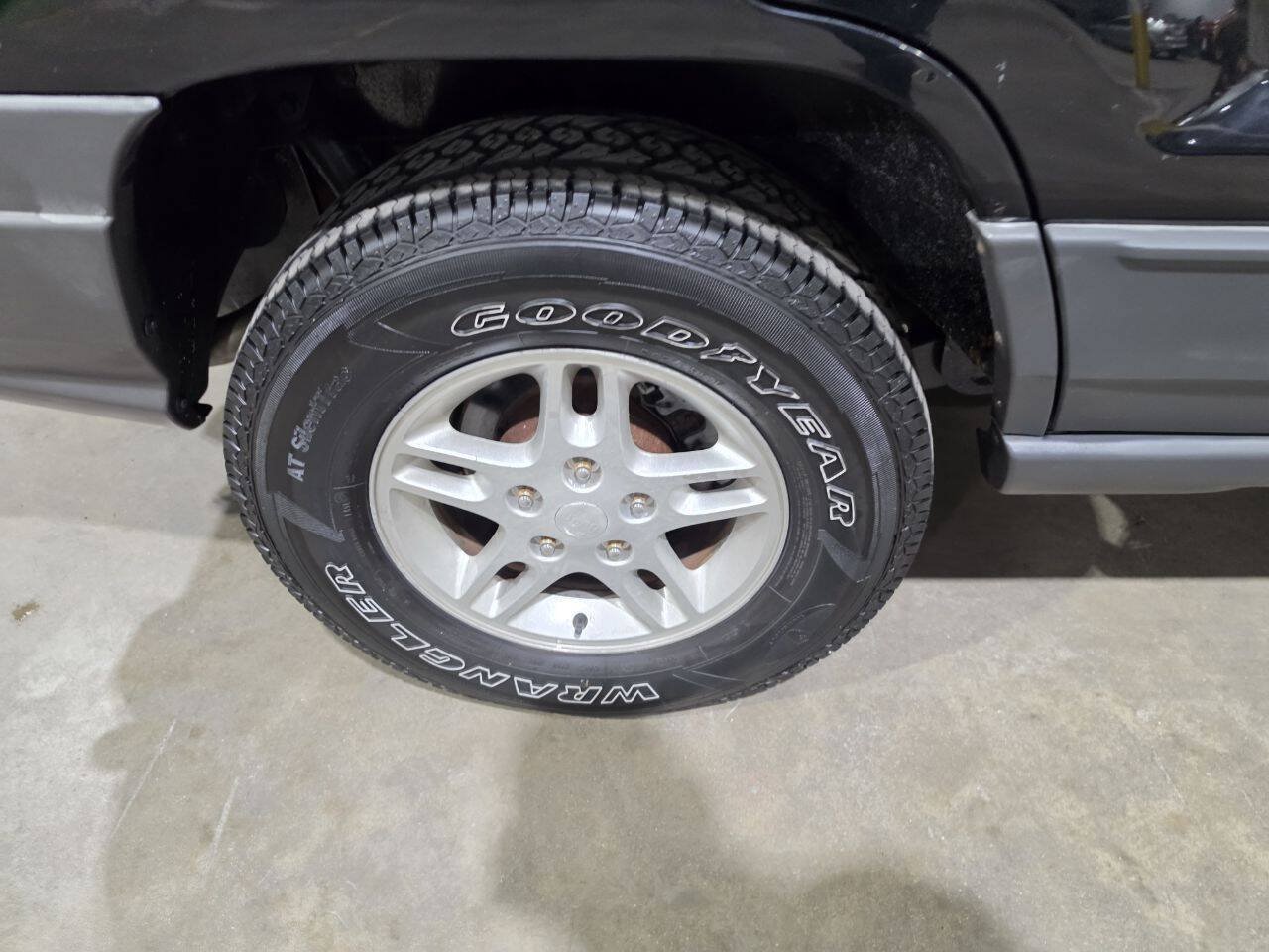 Used 2002 Jeep Grand Cherokee Laredo AWD/4WD image 20