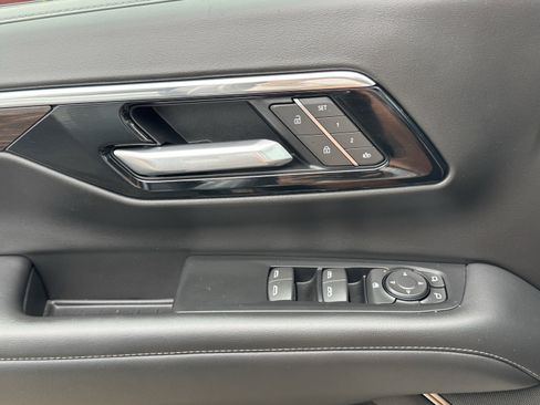 Used 2025 Chevrolet Tahoe Z71 image 26