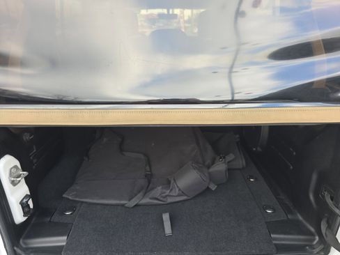 Used 2018 Jeep Wrangler Unlimited Rubicon image 25