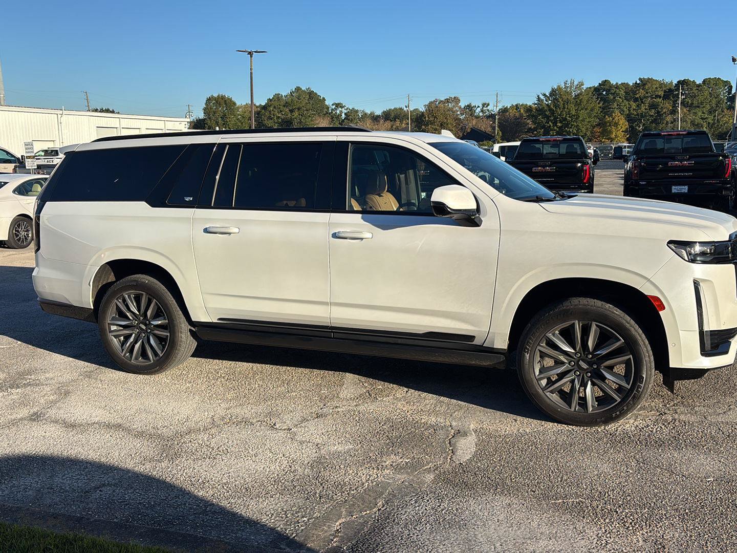 Used 2023 Cadillac Escalade ESV Sport w/ Touring Package AWD/4WD image 8