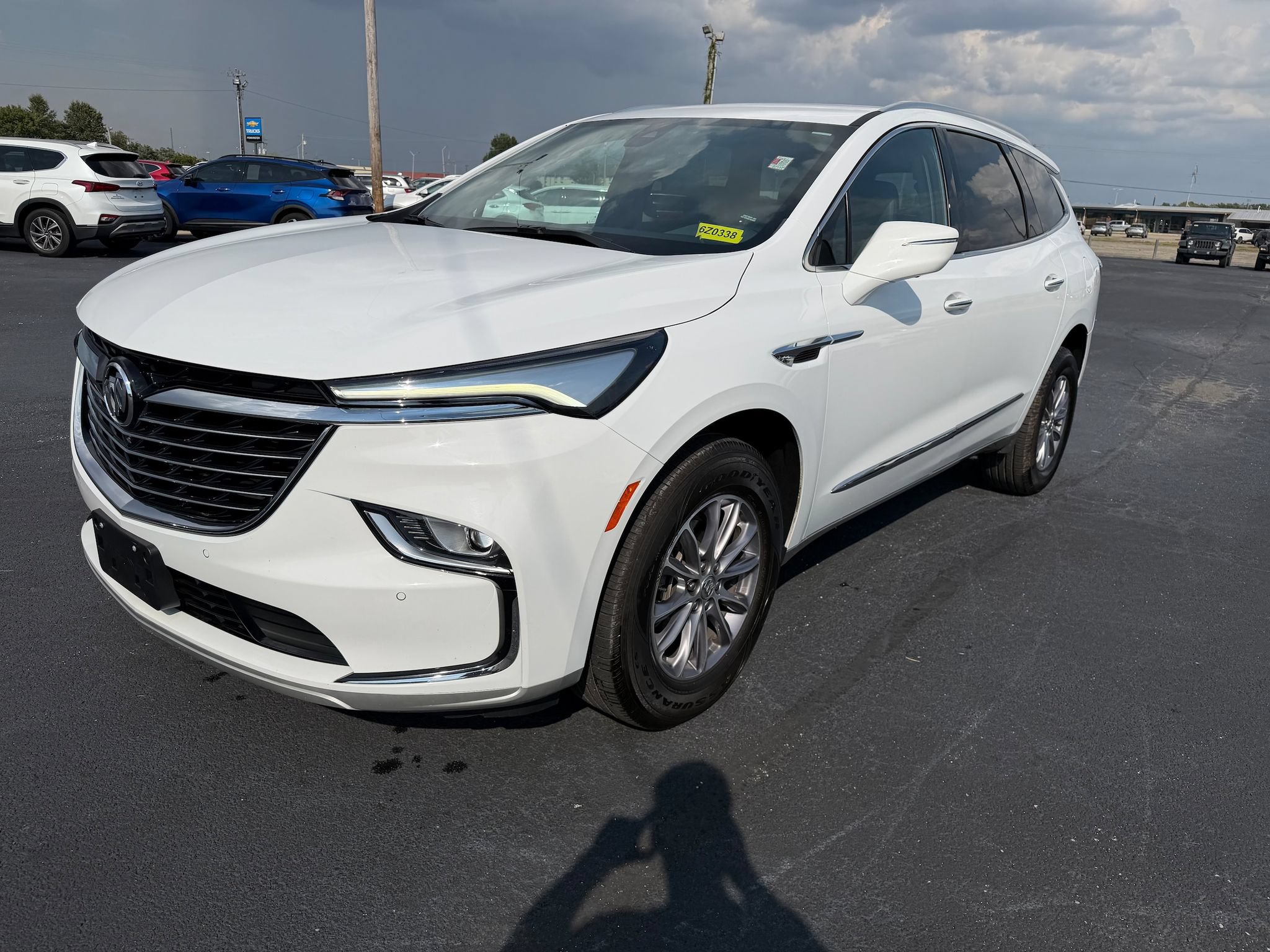 Used 2023 Buick Enclave Essence AWD/4WD image 53