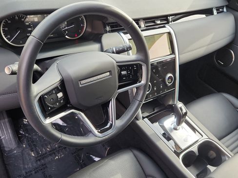 Used 2023 Land Rover Discovery Sport SE image 11