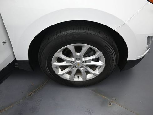 Used 2020 Chevrolet Equinox LS FWD image 32