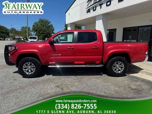 Used 2017 Toyota Tacoma SR5 w/ Tow Package image 9