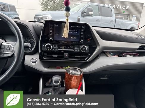 Used 2021 Toyota Highlander XLE image 15