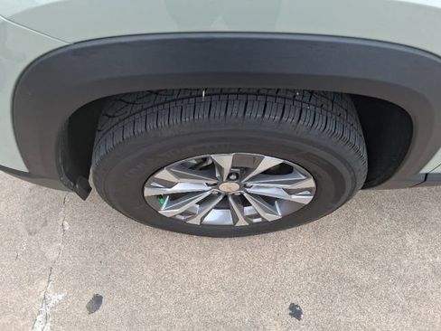 Used 2025 Chevrolet Equinox LT FWD image 8