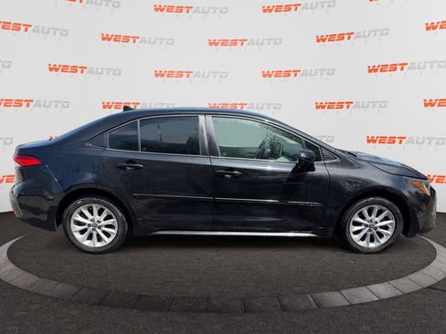 Used 2020 Toyota Corolla LE w/ LE Convenience Package FWD image 6