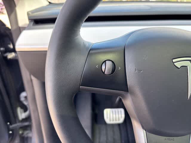Used 2022 Tesla Model Y Performance AWD/4WD image 13