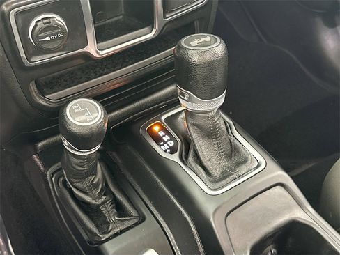 Used 2021 Jeep Wrangler Sport image 17