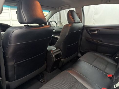 Used 2017 Toyota Camry SE FWD image 10