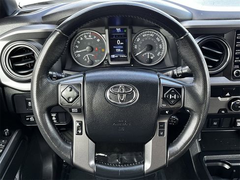 Used 2023 Toyota Tacoma TRD Off-Road image 11