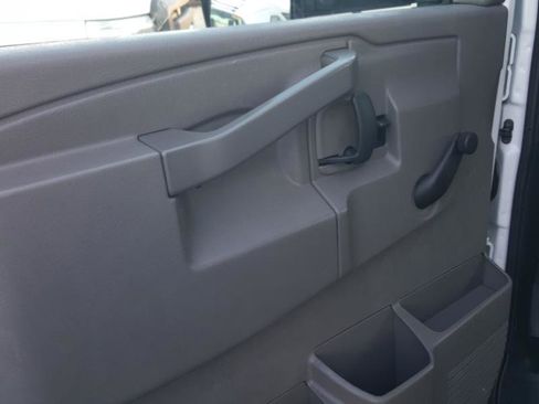 Used 2018 Chevrolet Express 3500 G3500 159 image 19