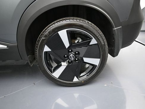 New 2026 Nissan Kicks SR w/ Cold Weather Package FWD image 9