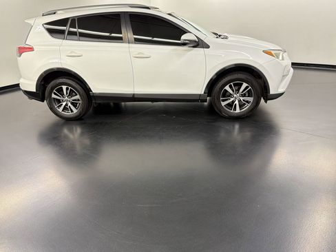 Used 2016 Toyota RAV4 XLE FWD image 8