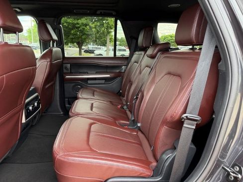 Used 2024 Ford Expedition Limited AWD/4WD image 18