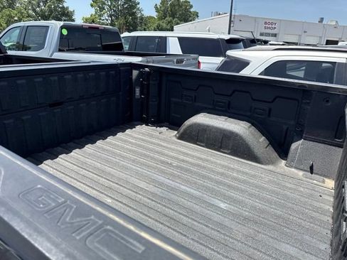 Used 2024 GMC Sierra 1500 AT4 w/ Technology Package AWD/4WD image 11
