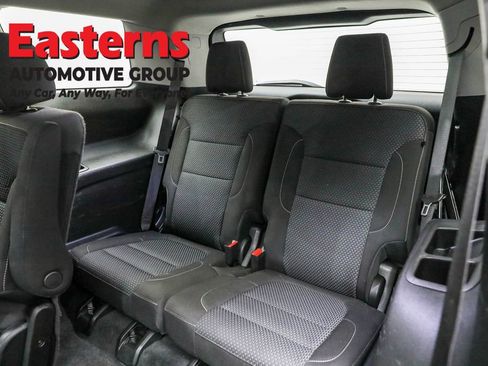 Used 2022 GMC Acadia SLE image 28