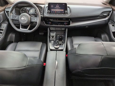 Used 2023 Nissan Rogue SV w/ SV Premium Package image 16