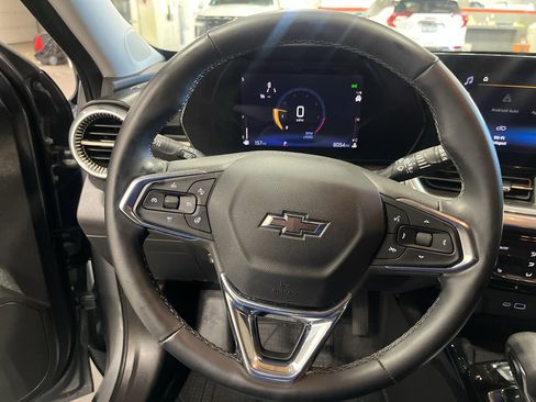 Used 2025 Chevrolet Trax ACTIV w/ Sunroof Package FWD image 10