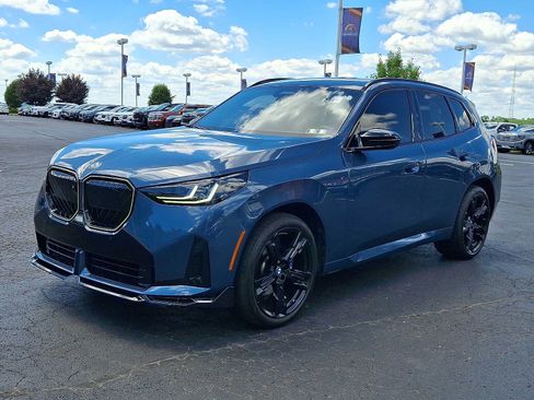 Used 2025 BMW X3 xDrive30i AWD/4WD image 3