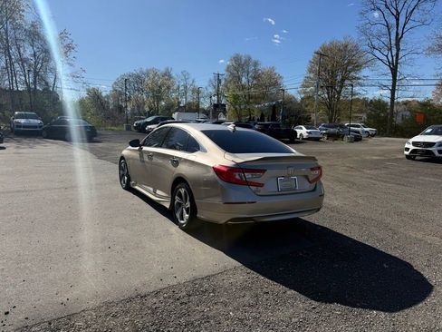 Used 2020 Honda Accord EX image 9