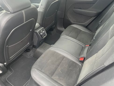 Used 2022 Volvo XC40 T5 R-Design w/ Advanced Package image 4