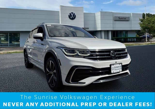 Used 2024 Volkswagen Tiguan SEL R-Line AWD/4WD image 1
