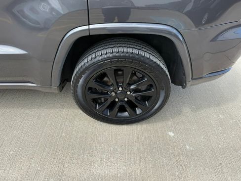 Used 2019 Jeep Grand Cherokee Altitude AWD/4WD image 45
